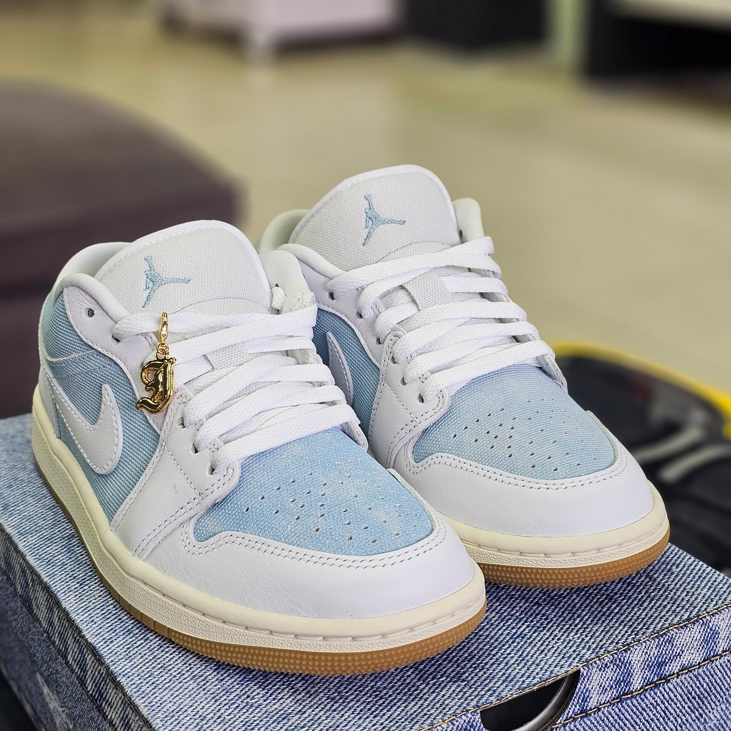 Jordan 1 Low SE Denim Worn Blue