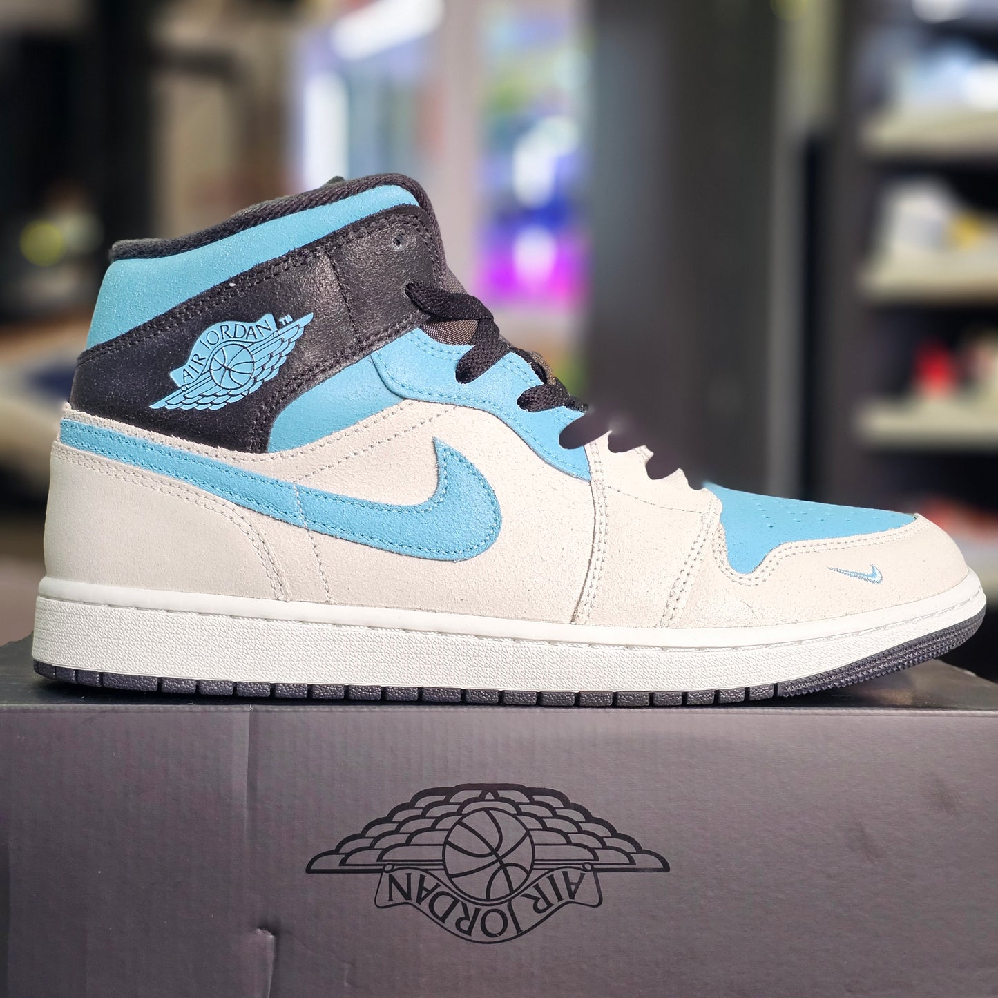 Jordan 1 Mid SE Blue Chill