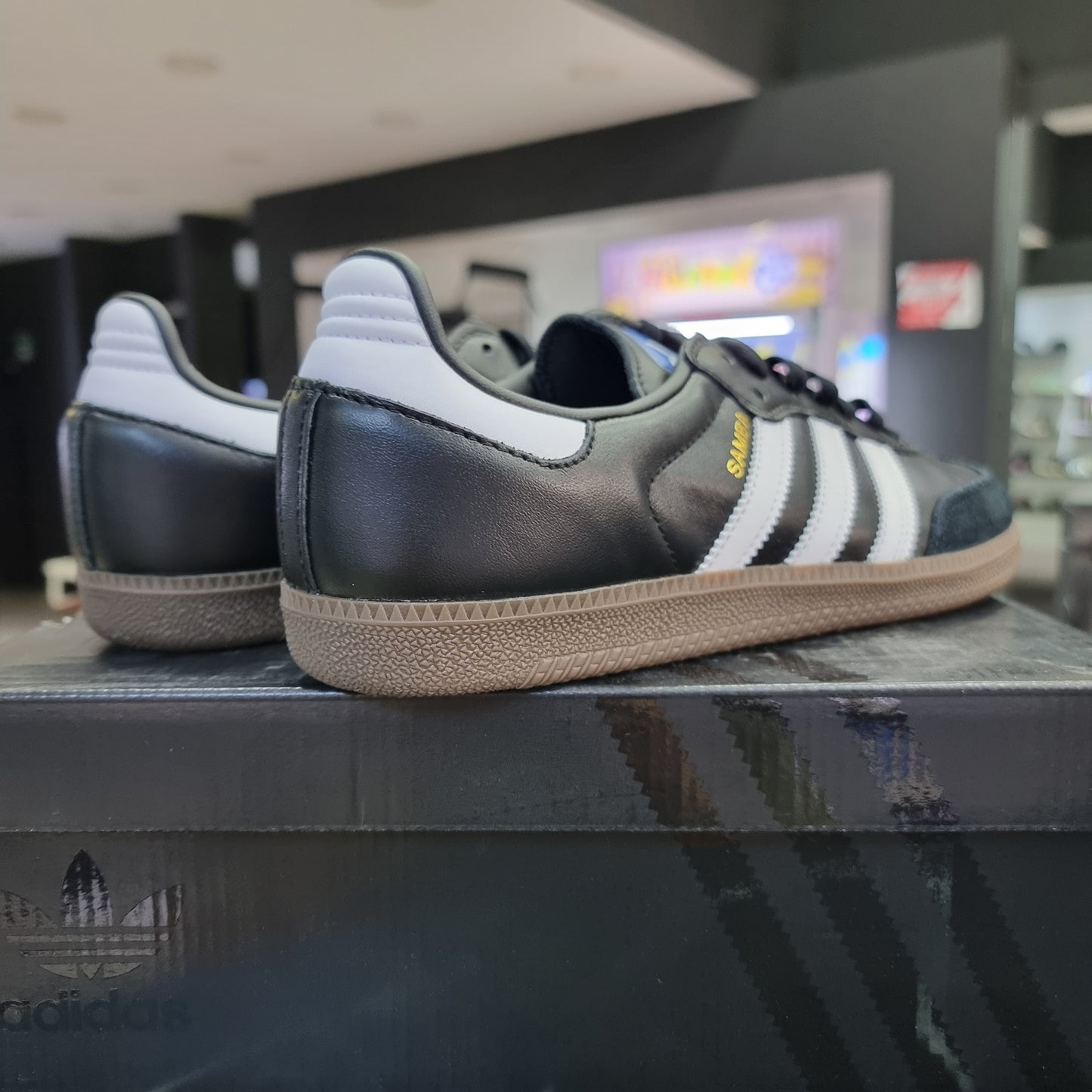 Samba ADV Black White Gum