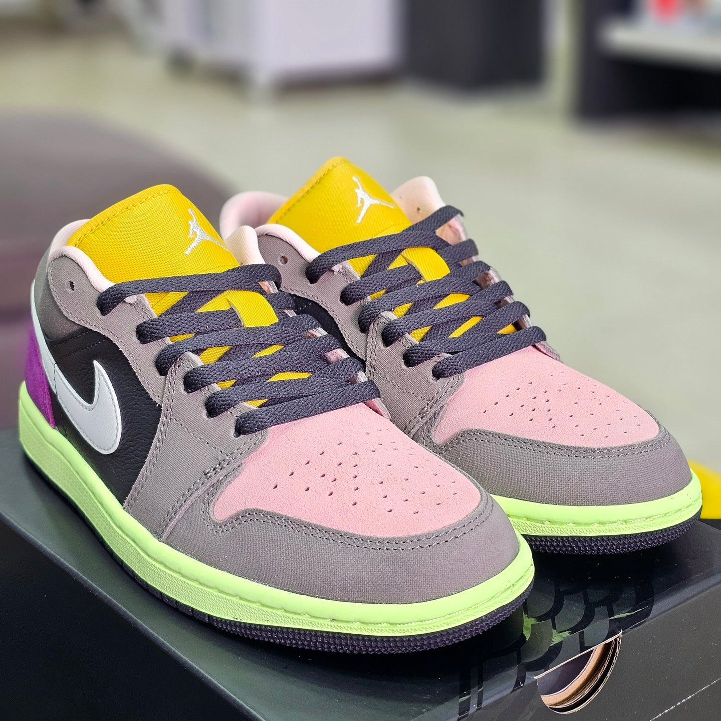 Jordan 1 Low SE Tokyo Bio Hack