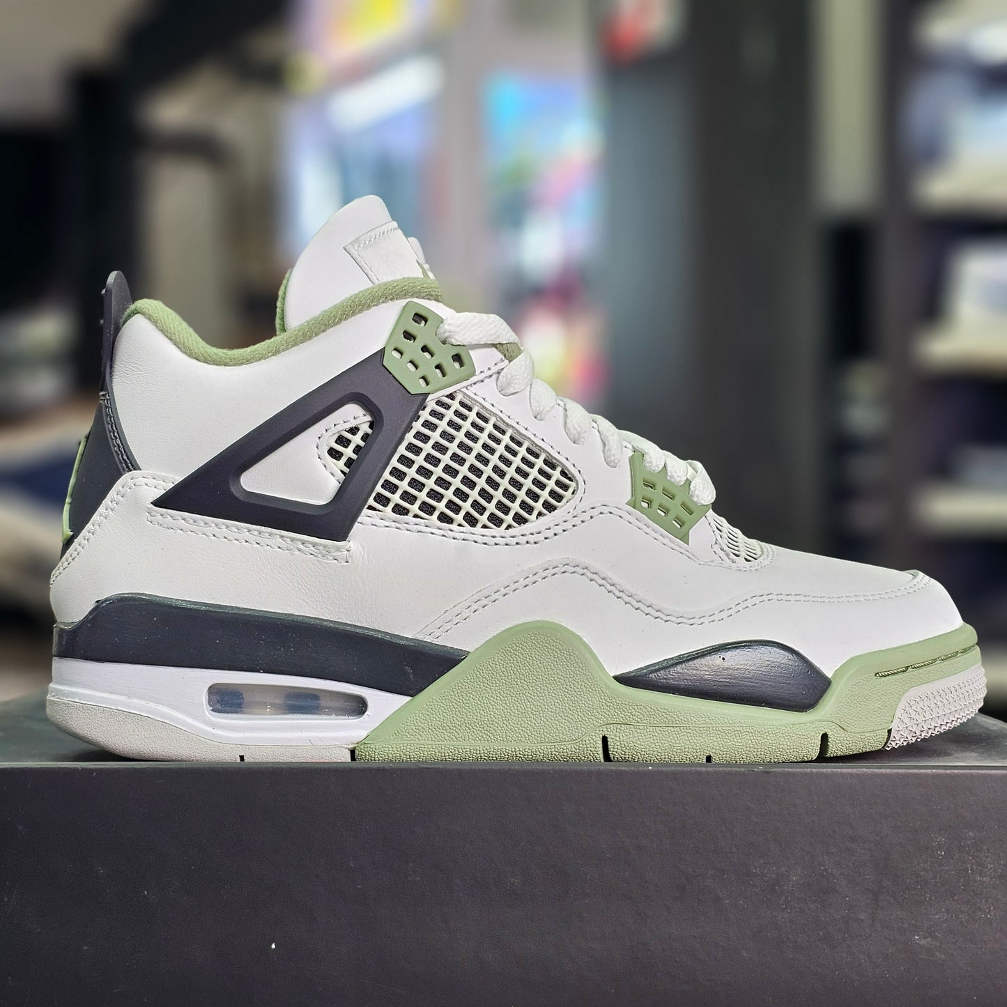Jordan 4 Seafoam