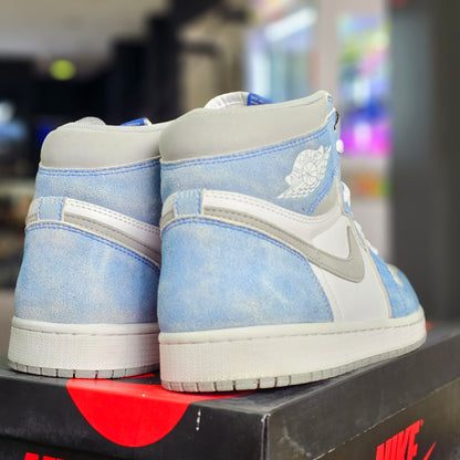 Jordan 1 Retro High Hyper Royal
