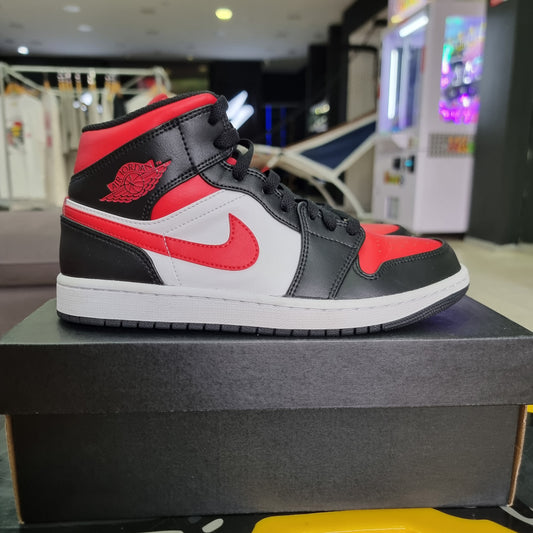 Jordan 1 Mid Bred Toe
