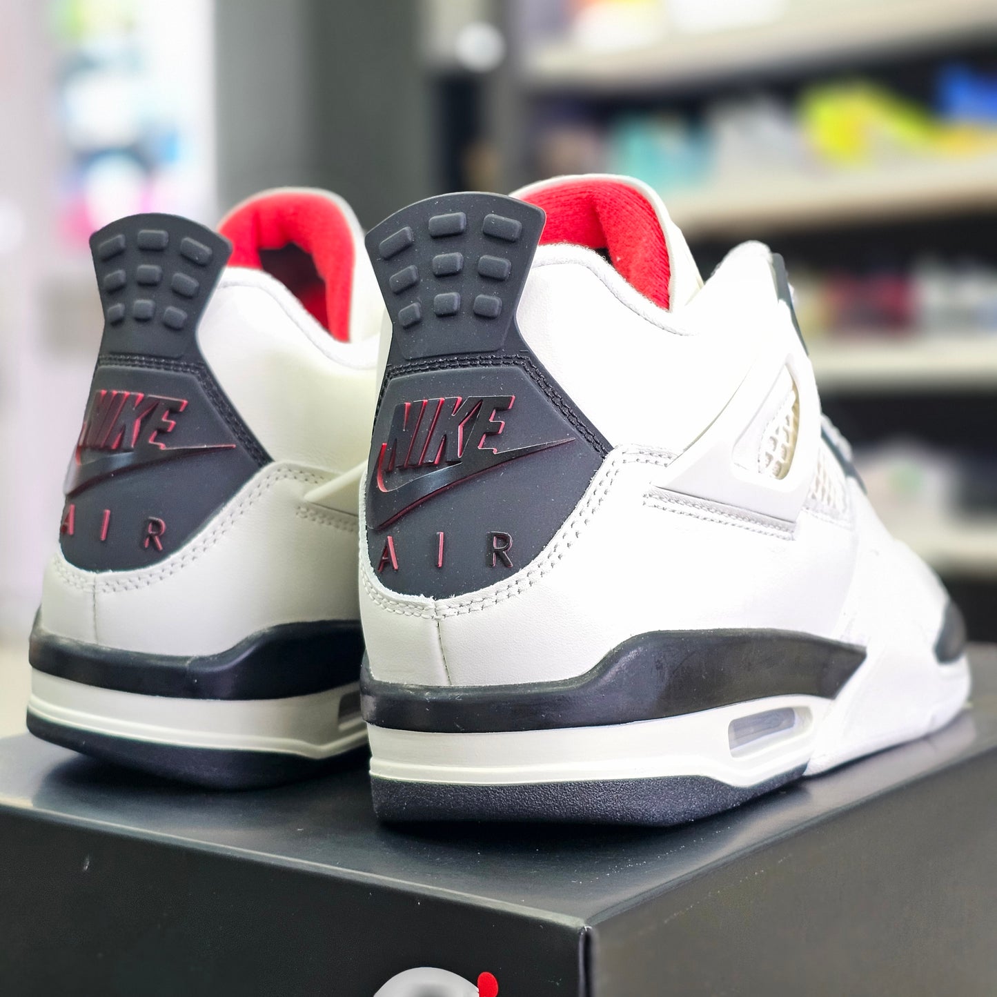 Jordan 4 Retro Flight Club