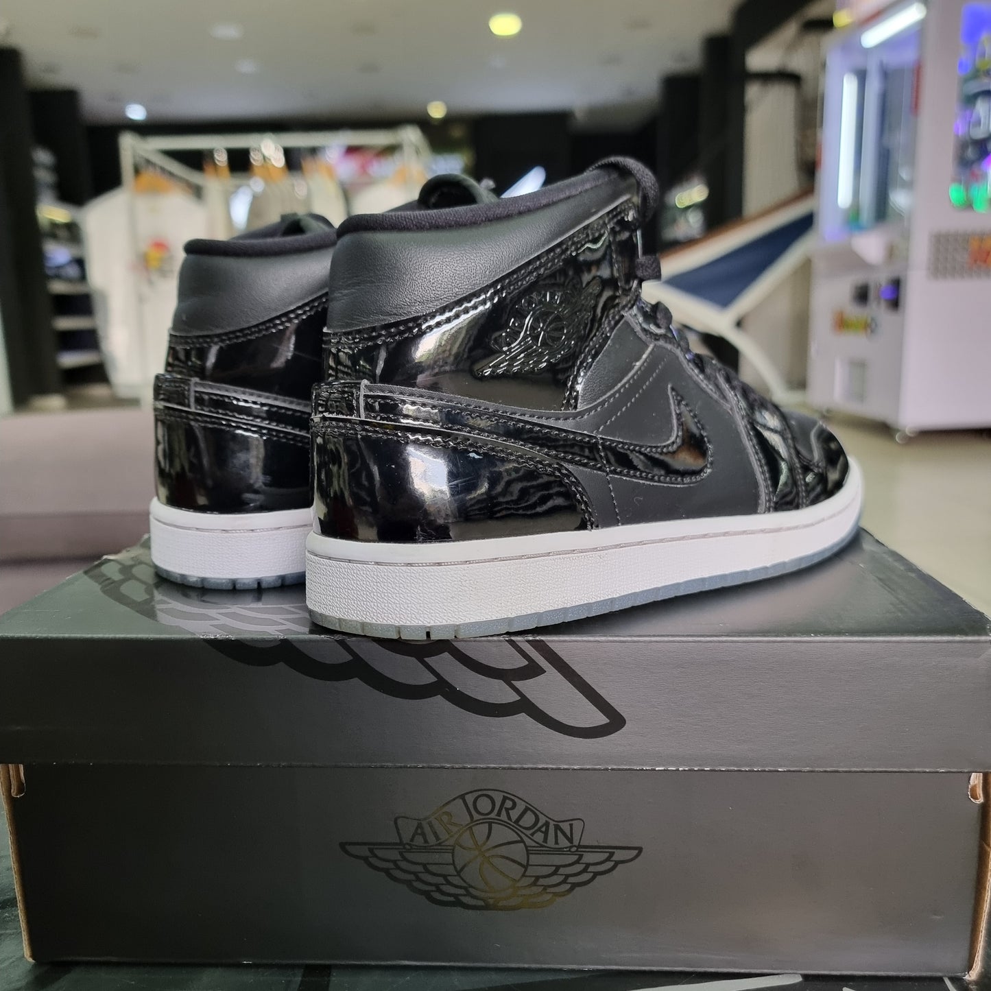 Jordan 1 Mid Space Jam
