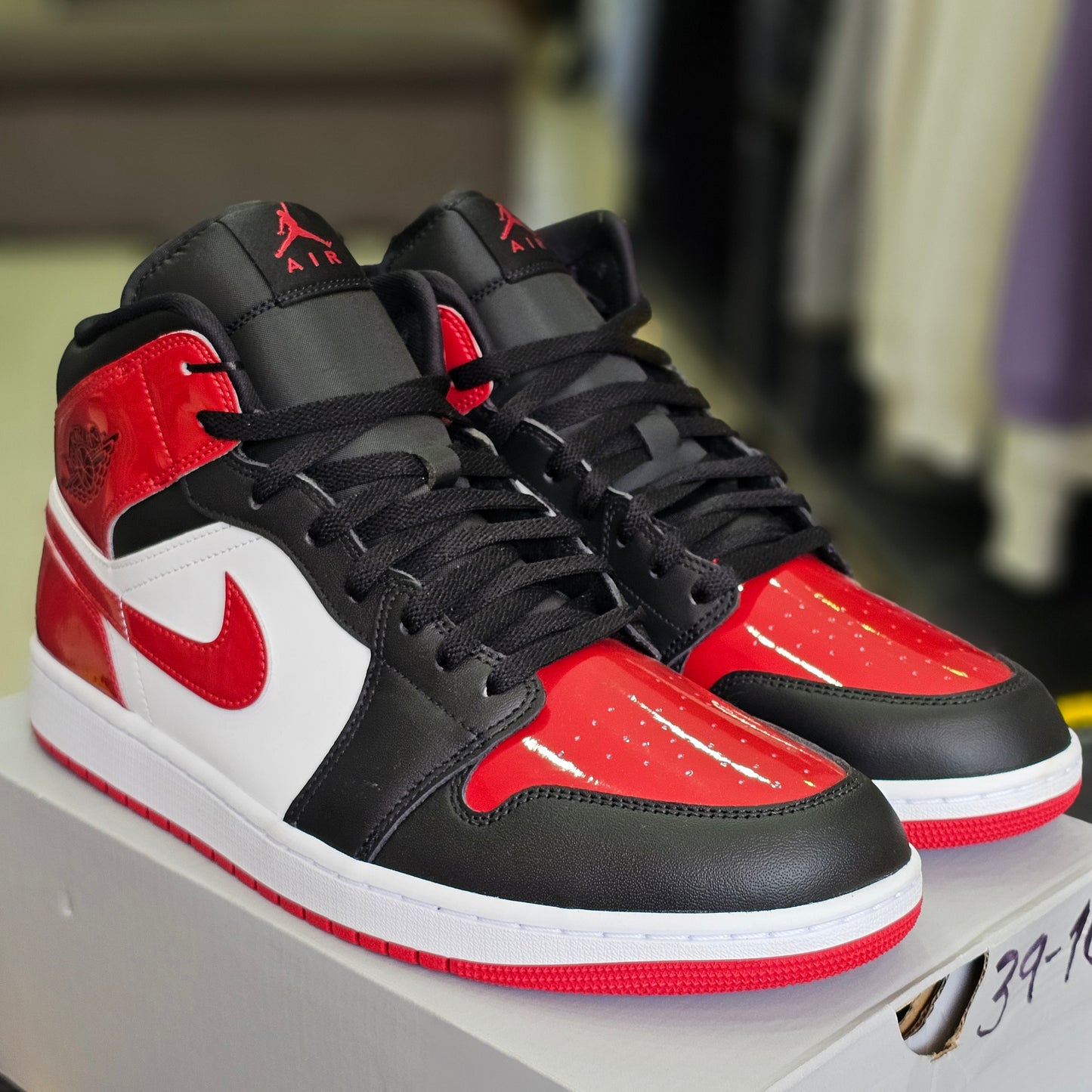 Jordan 1 Mid Patent Bred Toe
