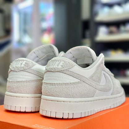 Dunk Low Photon Dust Summit White