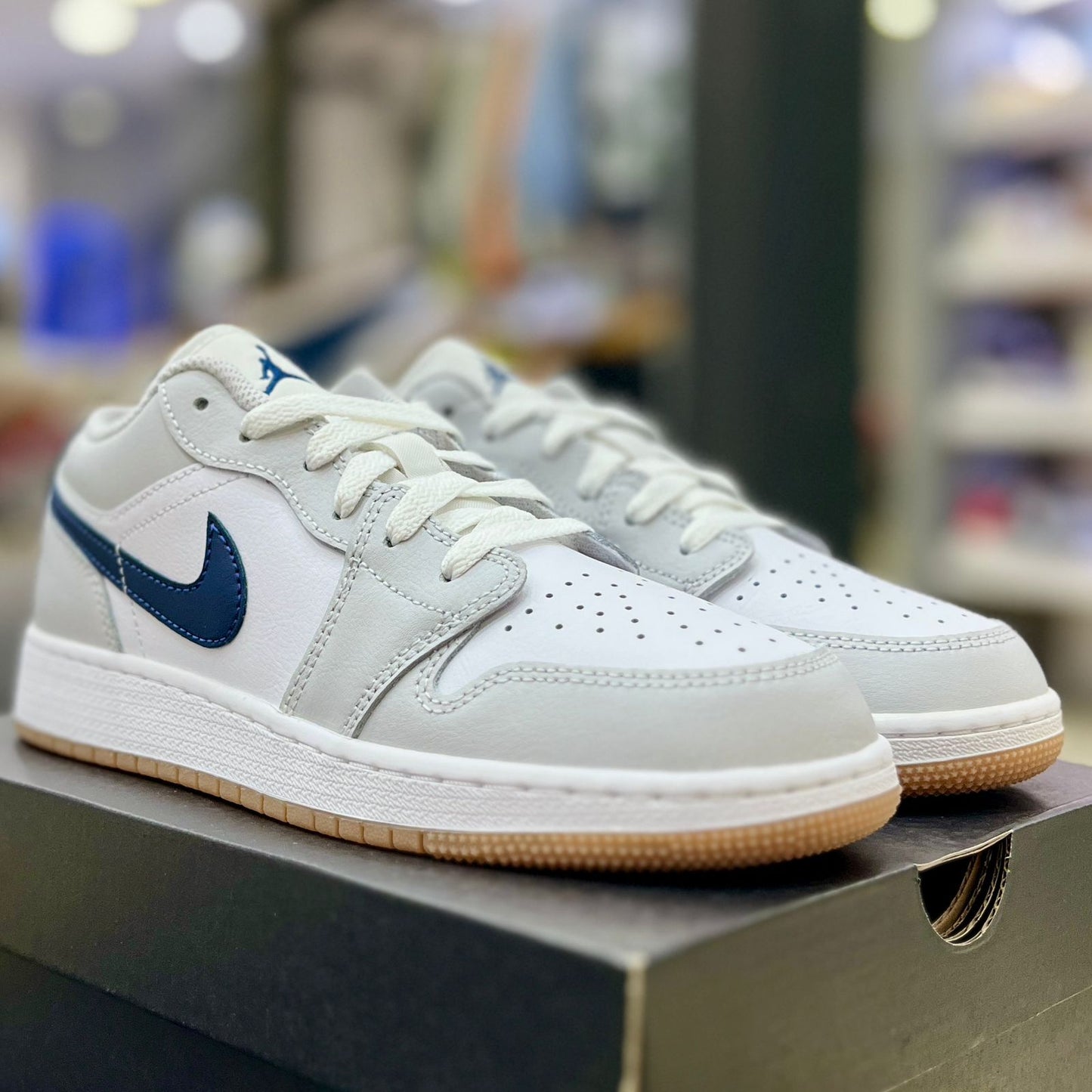 Jordan 1 Low White Midnight Navy