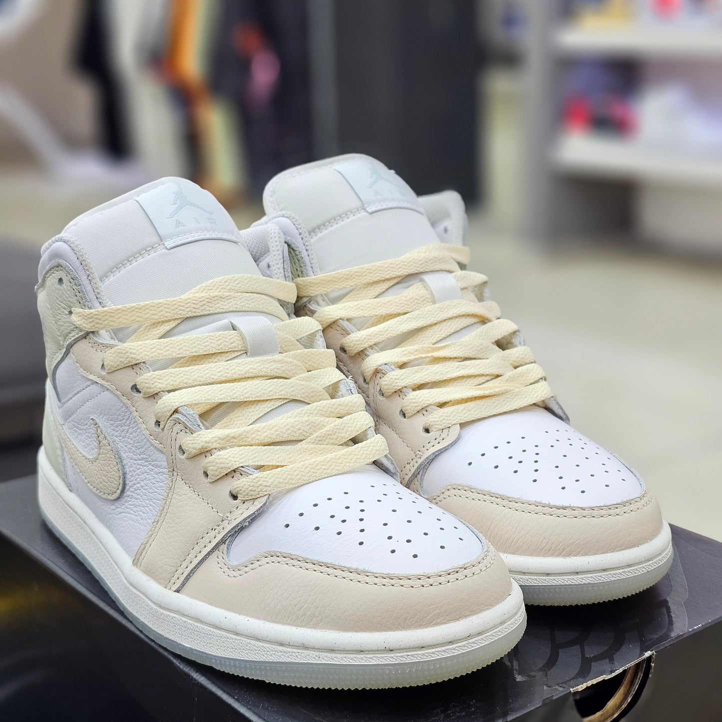 Jordan 1 Mid White & Sea Glass