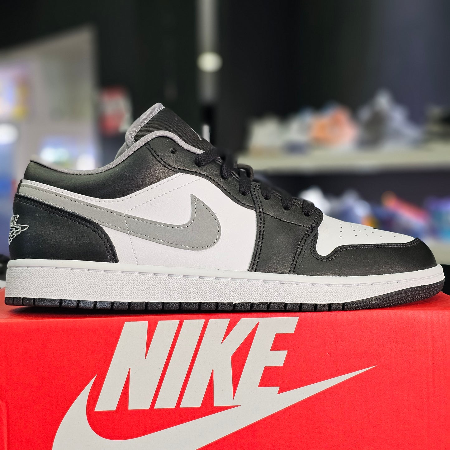 Jordan 1 Low Black Medium Grey