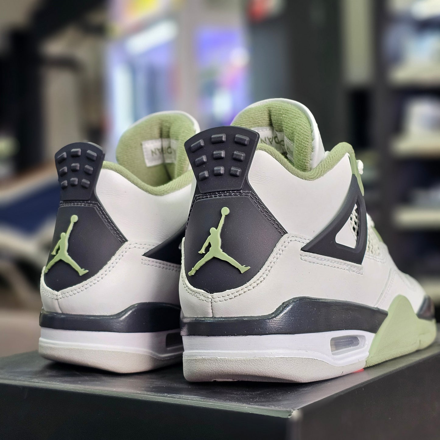 Jordan 4 Seafoam
