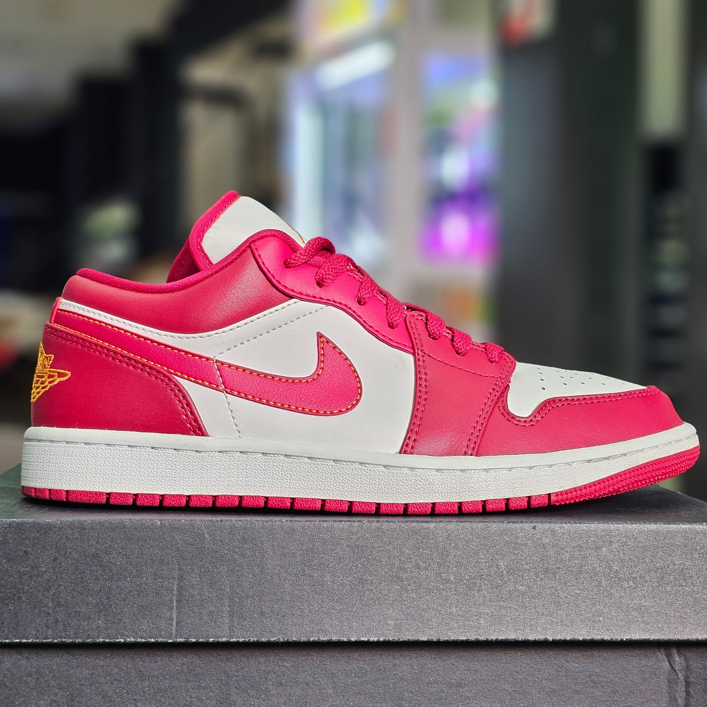 Jordan 1 Low Cardinal Red