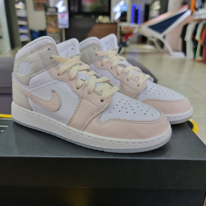 Jordan 1 Mid Flamingo