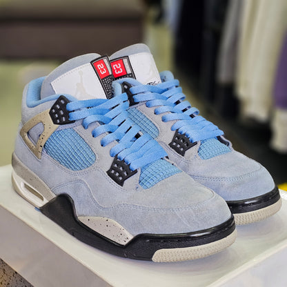 Jordan 4 Retro University Blue (Segunda mano)