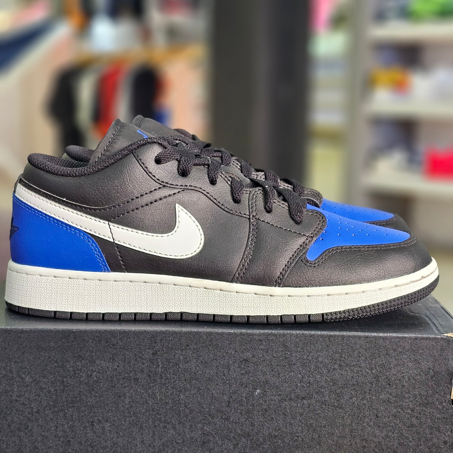 Jordan 1 Low Black Game Royal White
