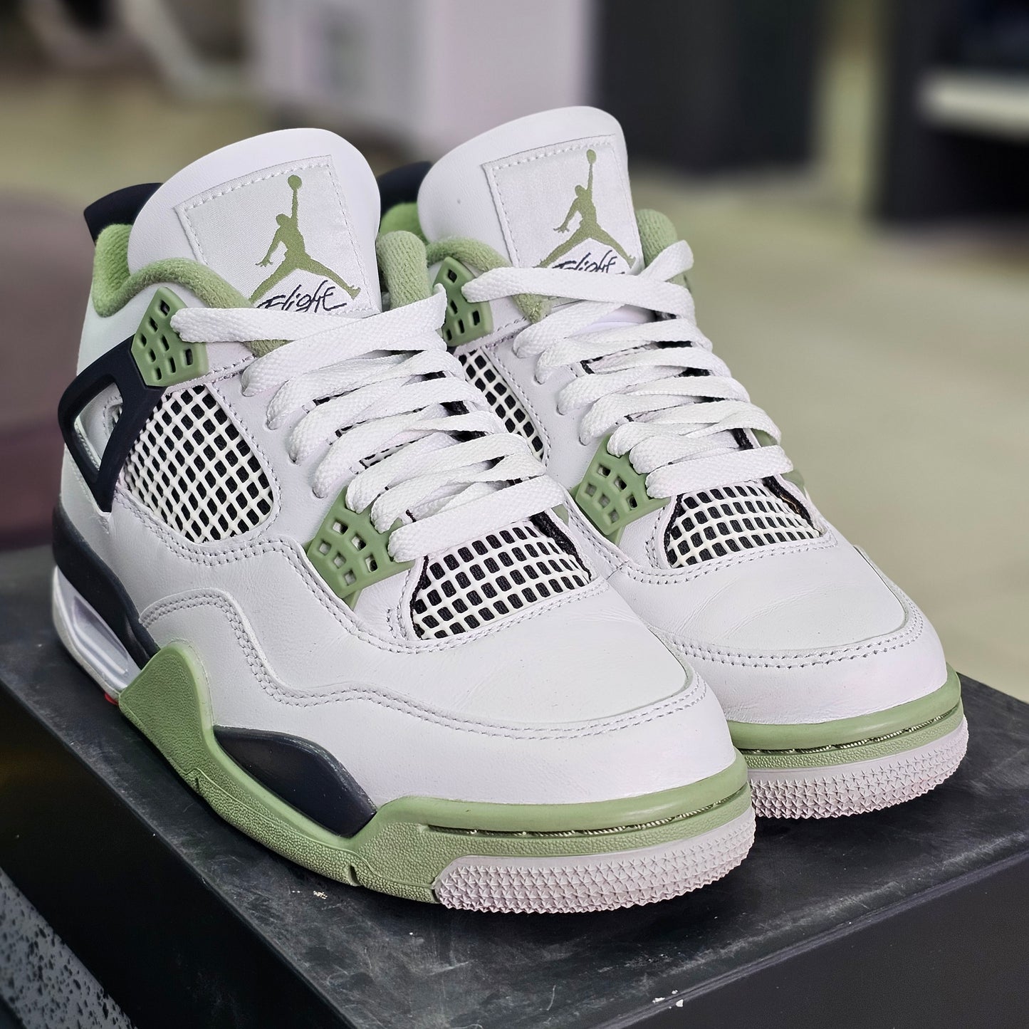 Jordan 4 Seafoam