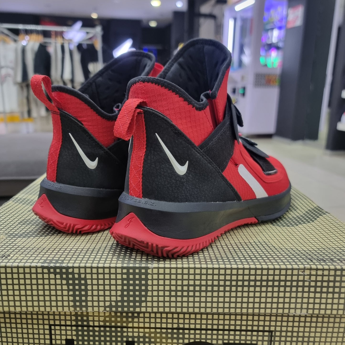 LeBron Soldier 13 SFG EP University Red