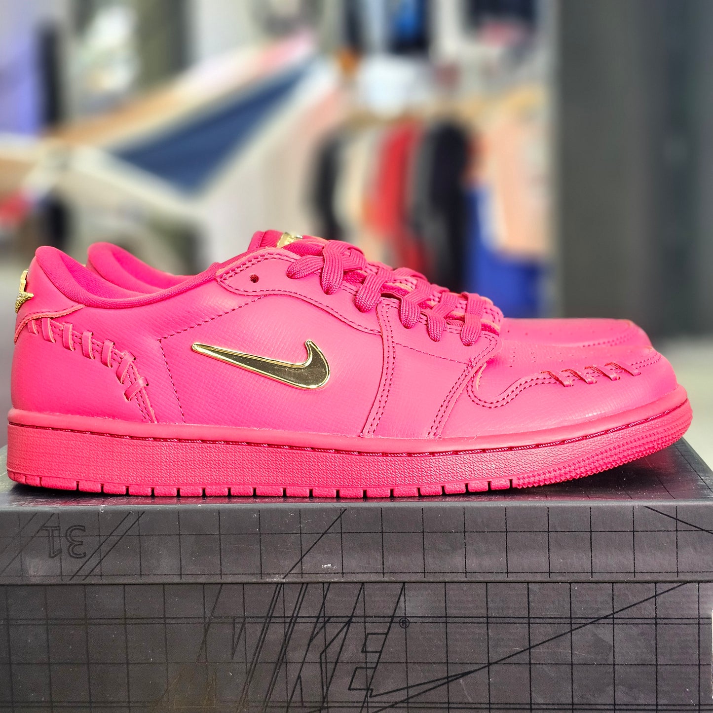 Jordan 1 Low Method of Make Gym Red