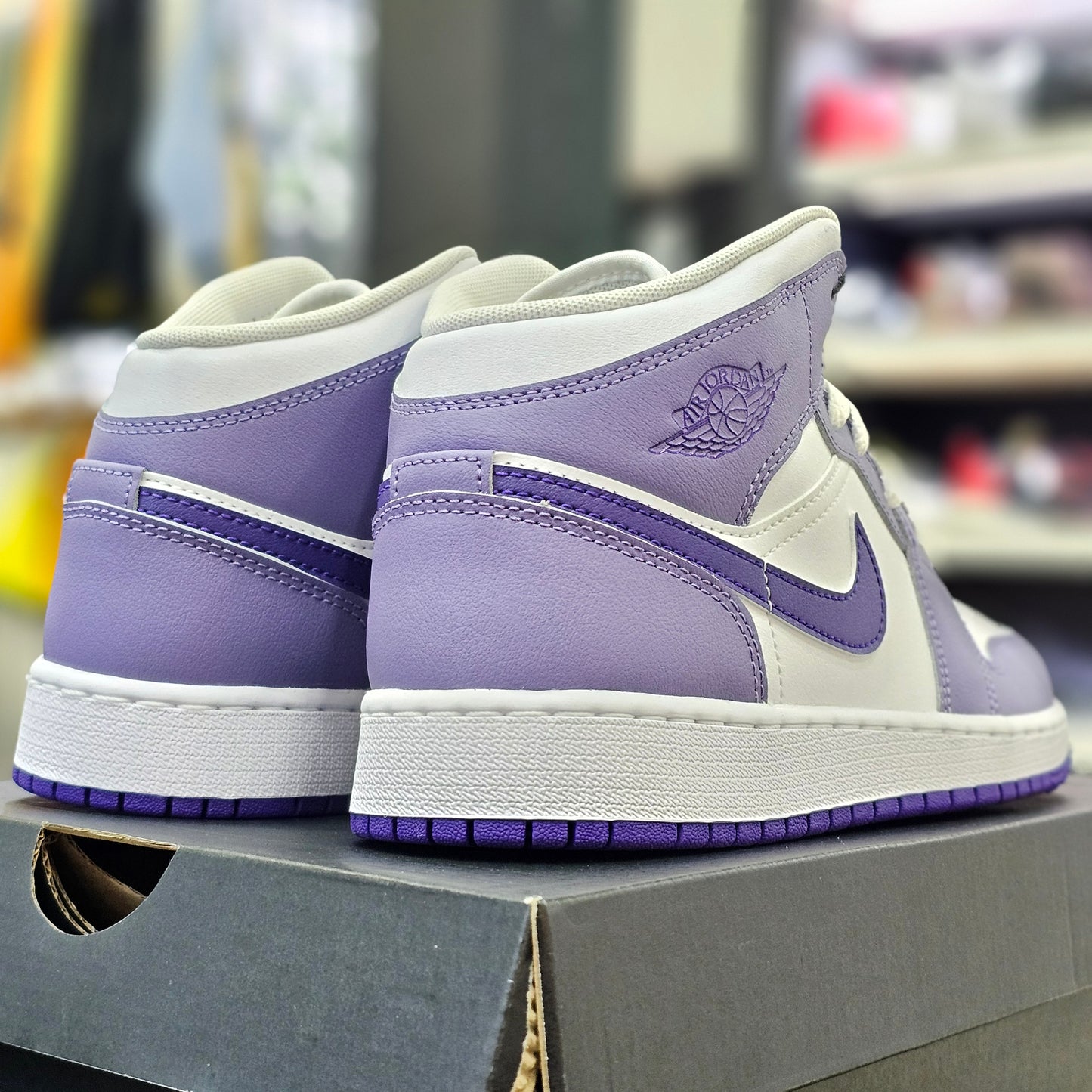 Jordan 1 Mid Dusty Amethyst