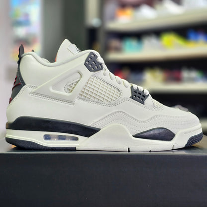 Jordan 4 Retro Flight Club