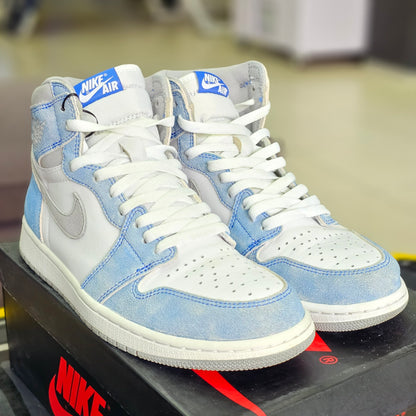 Jordan 1 Retro High Hyper Royal