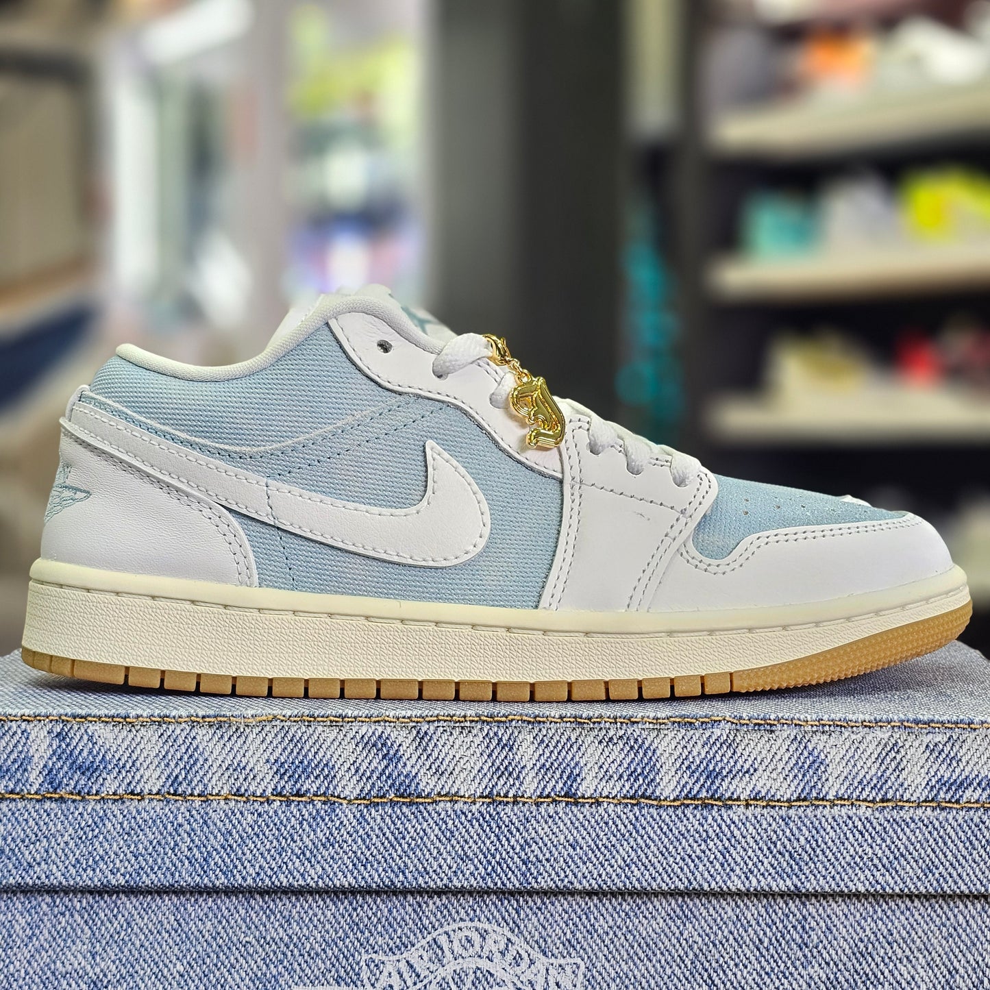 Jordan 1 Low SE Denim Worn Blue