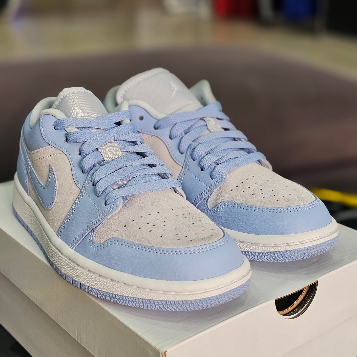 Jordan 1 Low Aluminum
